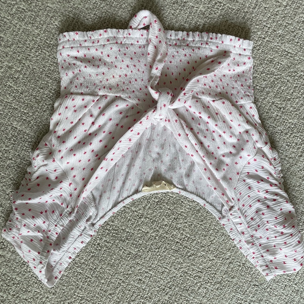 White with red polka dots cropped ruffled Tee